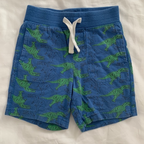 GAP bundle - Size 2 YR - 4 Shirts + 3 Shorts - Picture 11 of 15